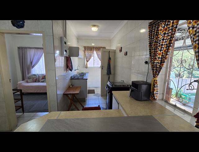 3 BEDROOM FREEHOLD FOR SALE IN SOUTH CREST